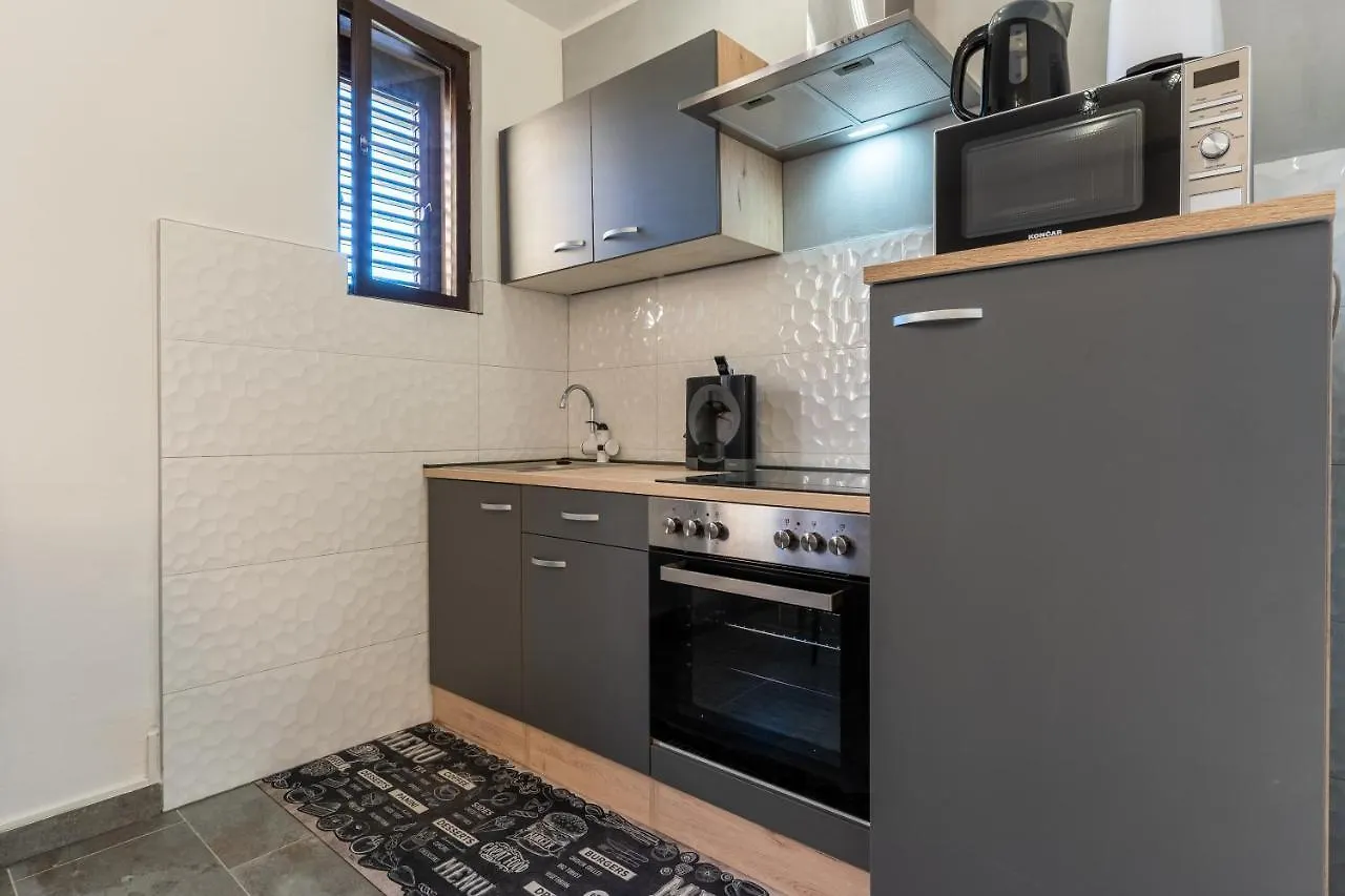 Apartment Brdanovic Cres 0*,  Croatia