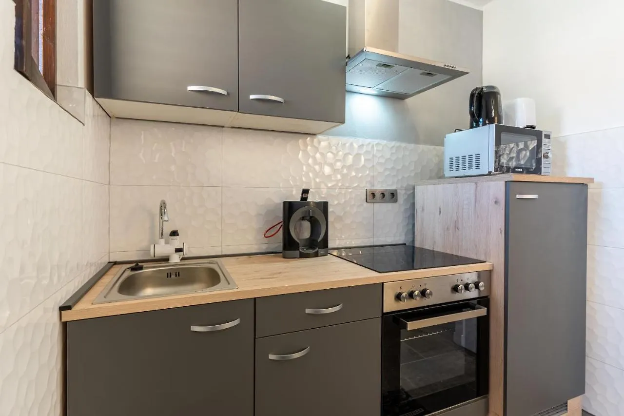 Apartment Brdanovic Cres 0*,